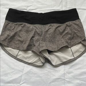 Lululemon Women's Heather Gray and Black Shorts low rise 2.5 inseam size 6